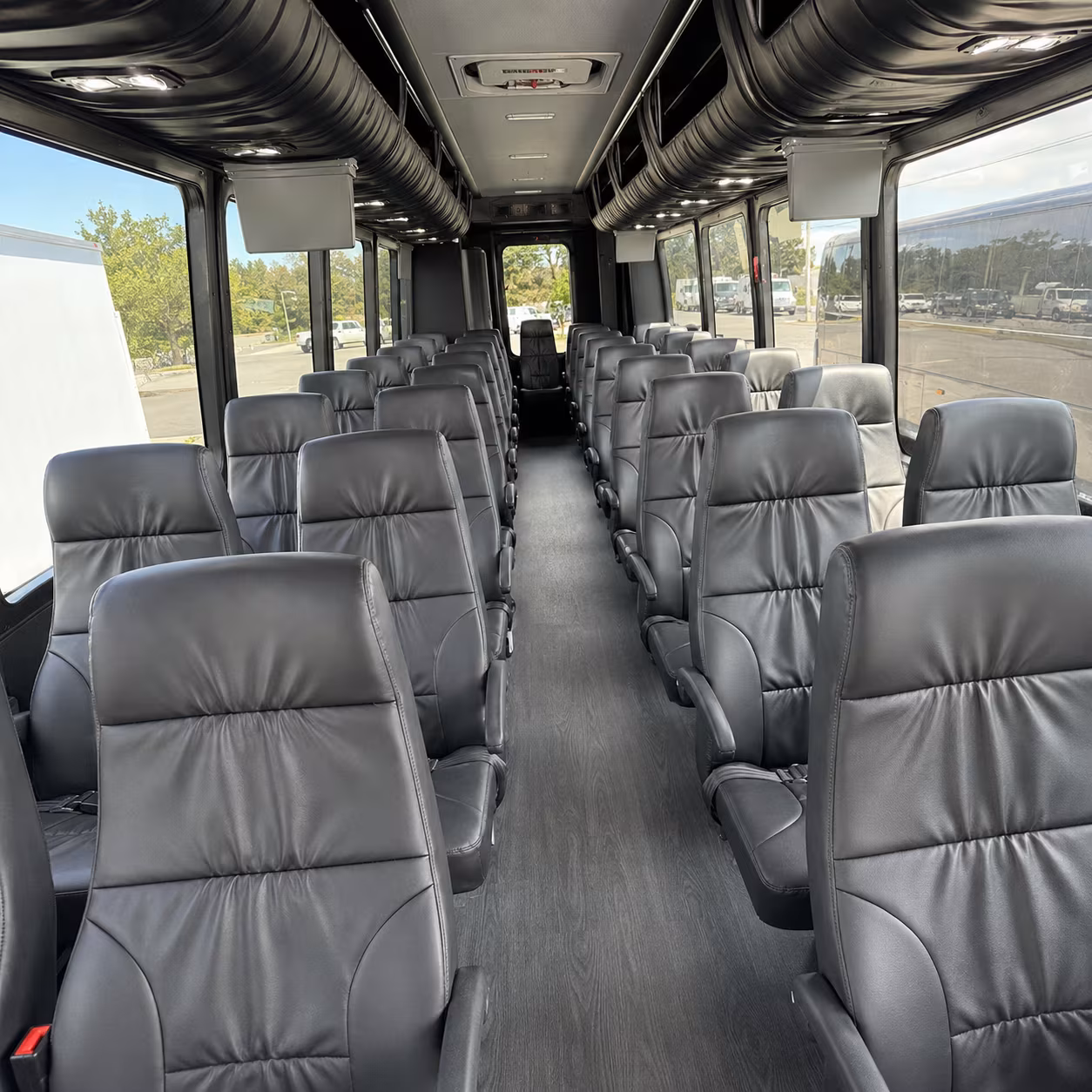 charter bus rentals to litchfield county wineries from bristol