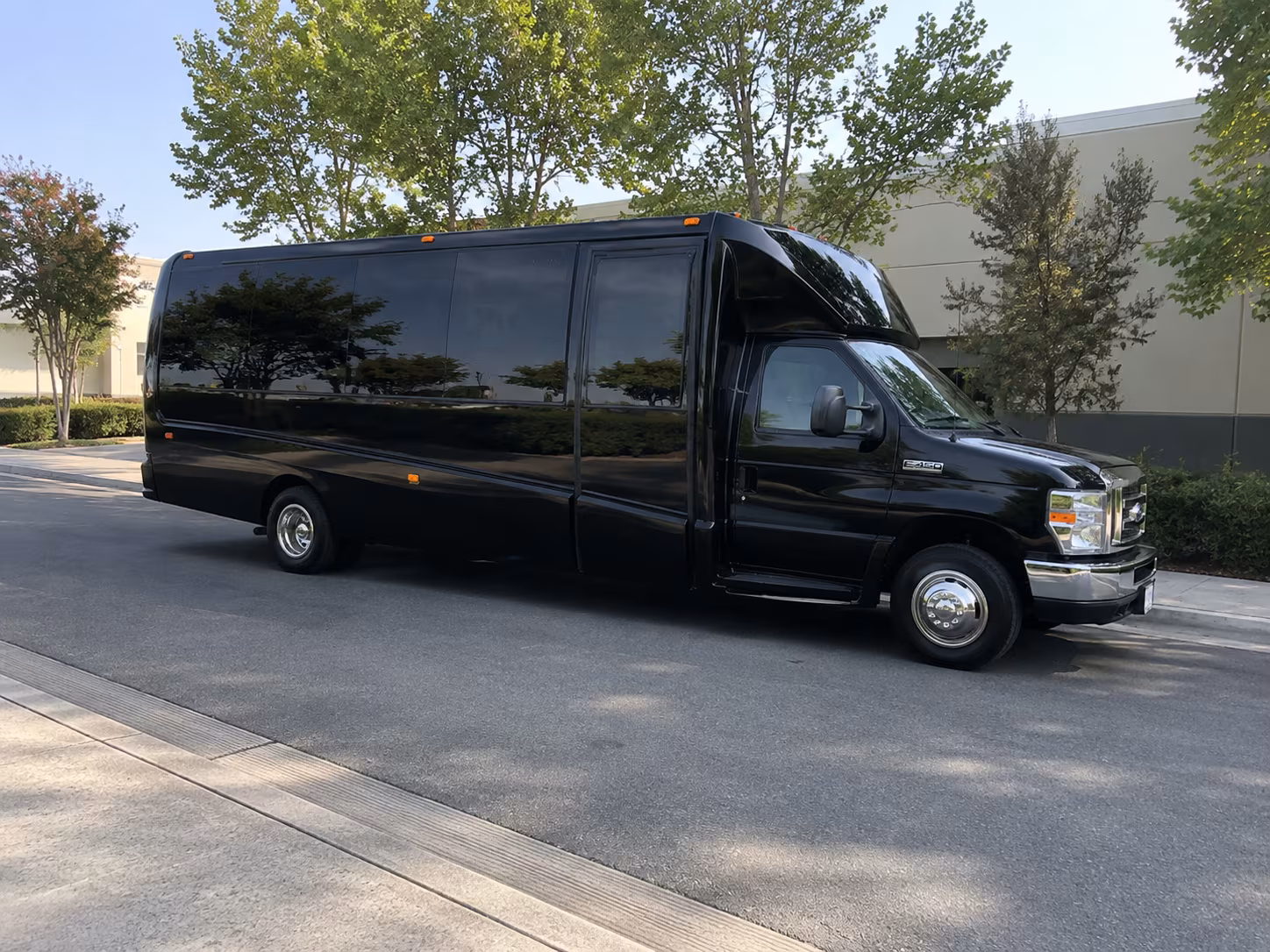 lake compounce bristols own amusement park party bus rental