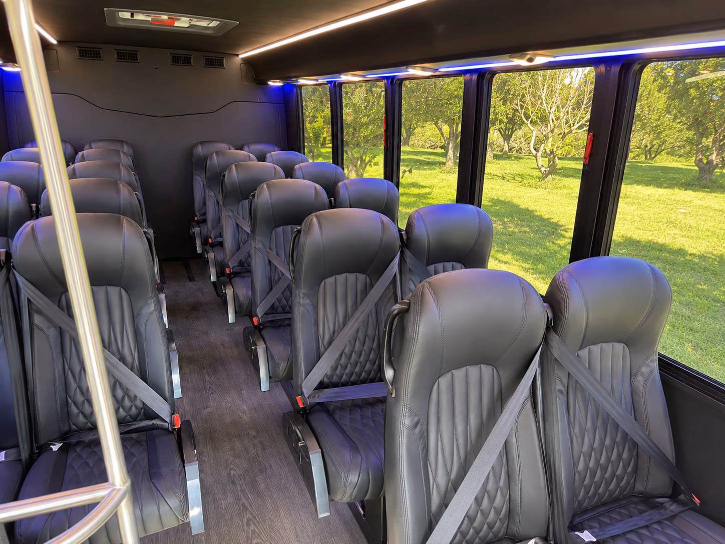 minibus rentals for bristol wedding party arrivals and photo runs