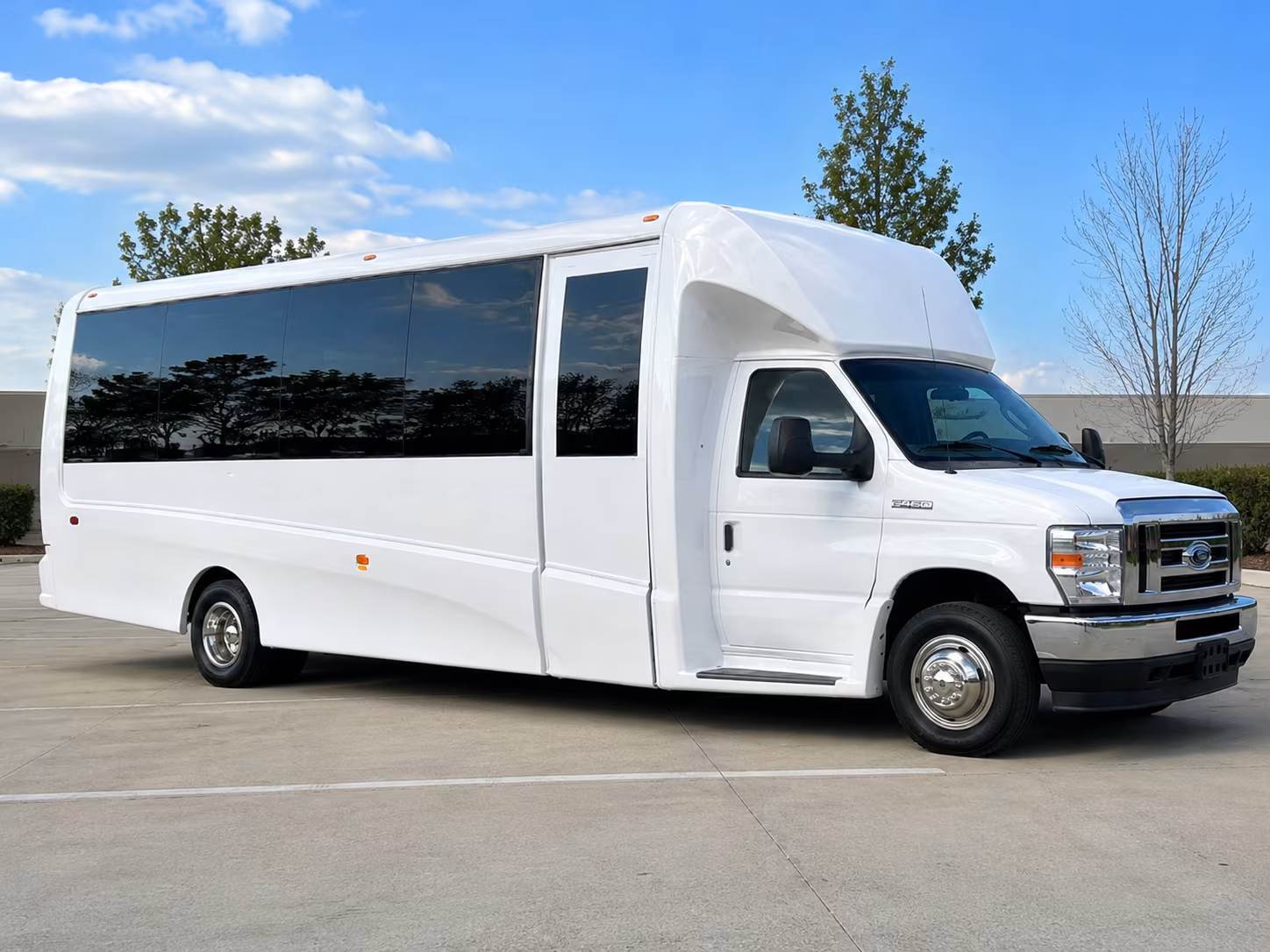 shuttle buses to oakdale theatre and mohegan sun arena shows