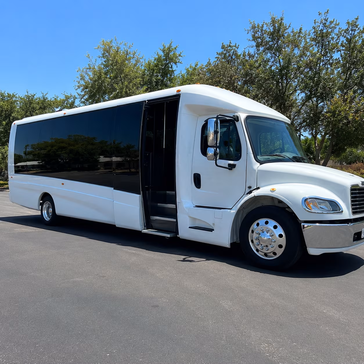 wedding shuttle buses for bristol and the farmington valley